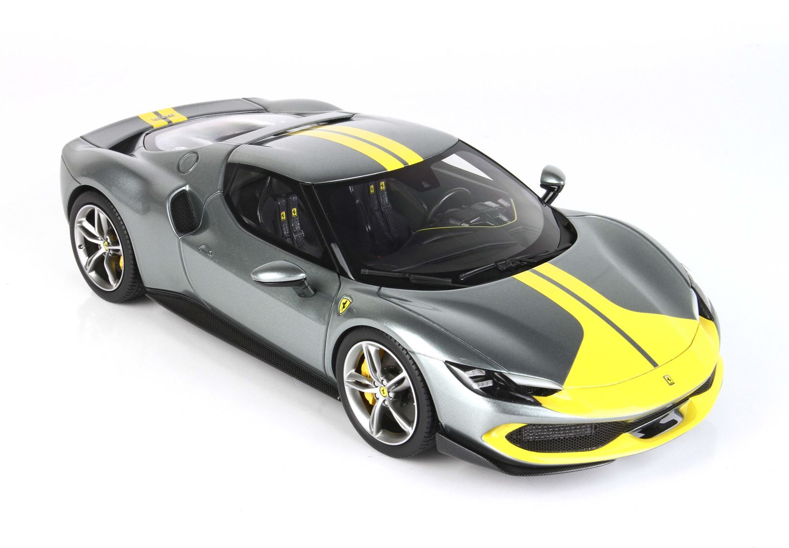 FERRARI 296 GTS ASSETTO FIORANO GRIGIO CORBURN - Vroomi