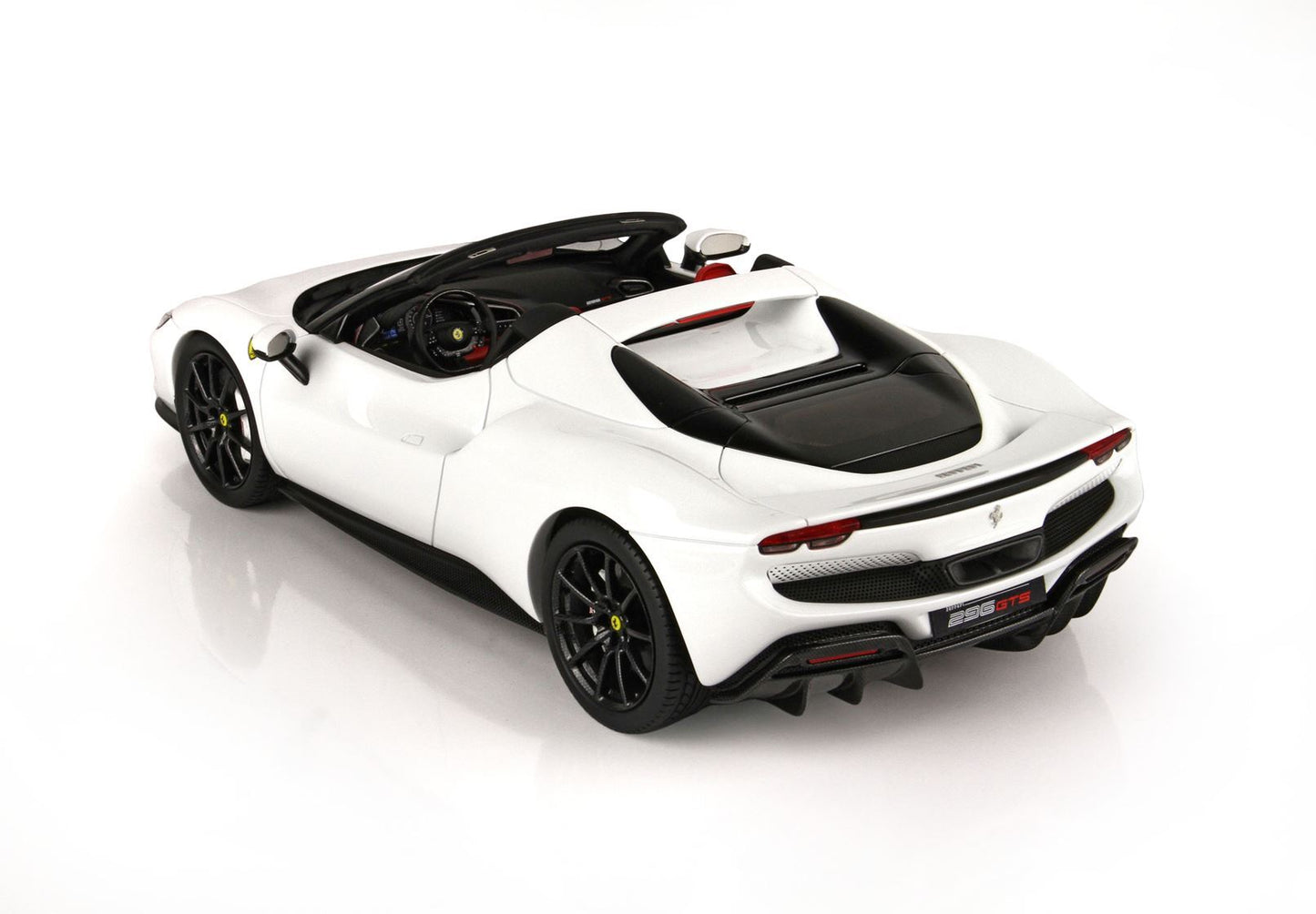 FERRARI 296 GTS BIANCO CERVINO - Vroomi