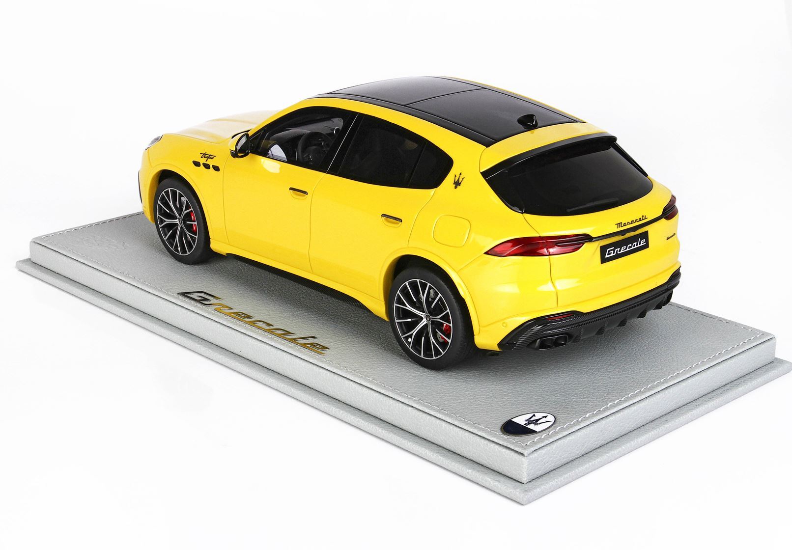 MASERATI GRECALE TROFEO GIALLO - Vroomi