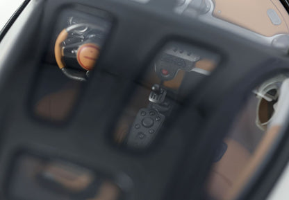 PAGANI UTOPIA CARROSSERIE ET FREINS BLANC PERLE - Vroomi