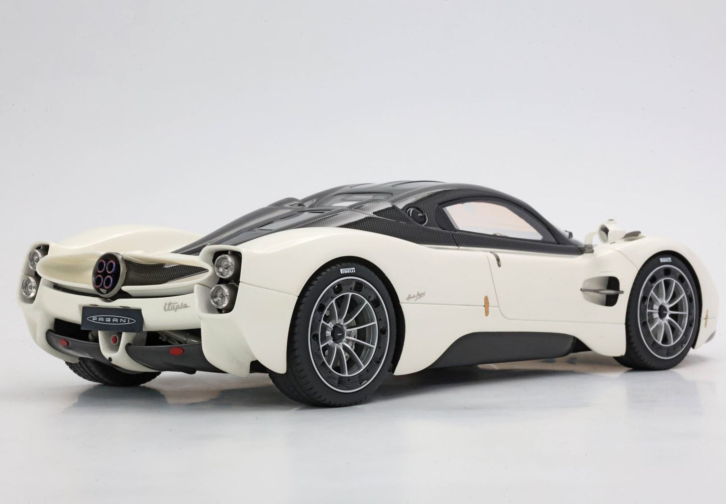 PAGANI UTOPIA CARROSSERIE ET FREINS BLANC PERLE - Vroomi