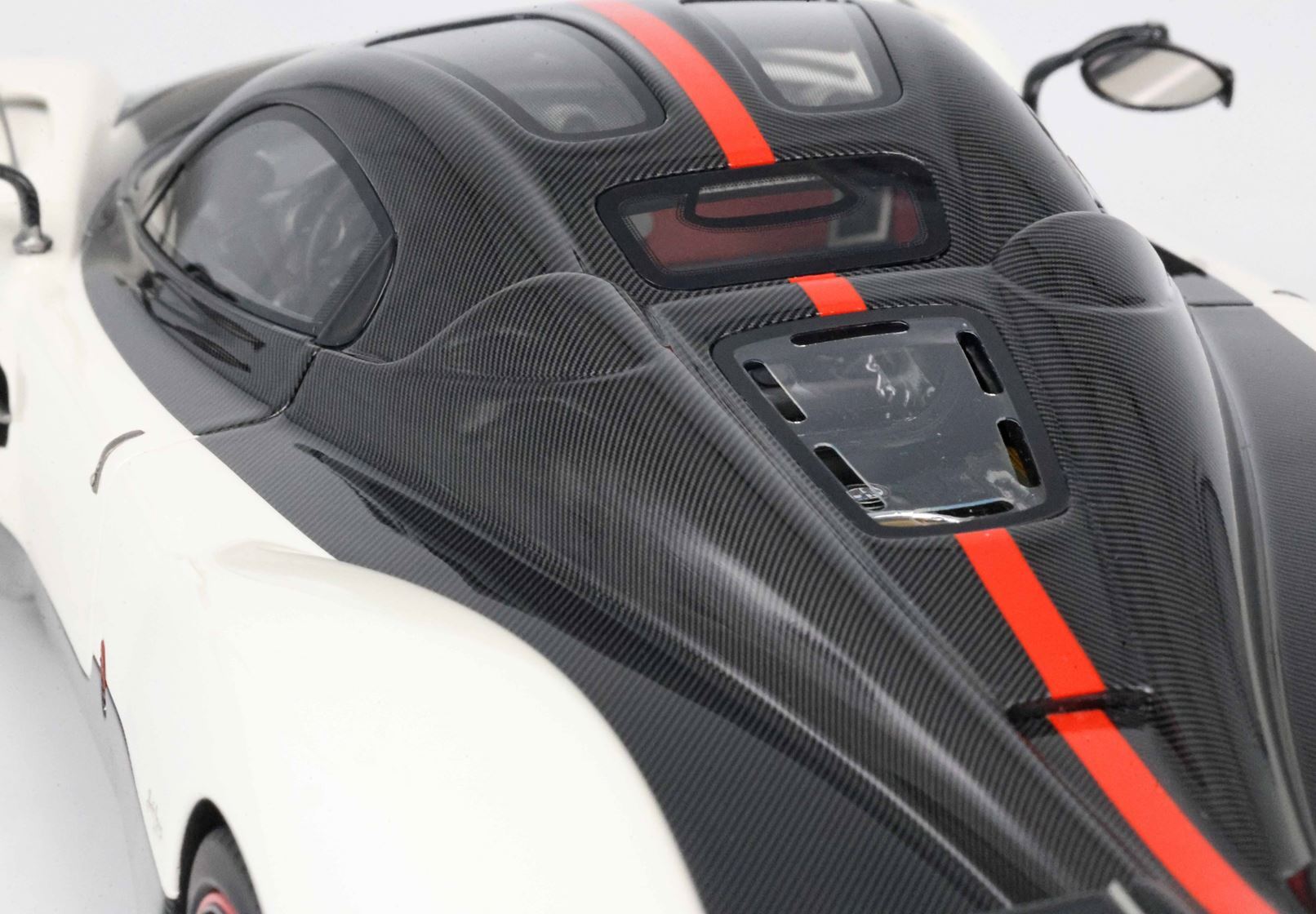 PAGANI UTOPIA BIANCO BENNY - Vroomi