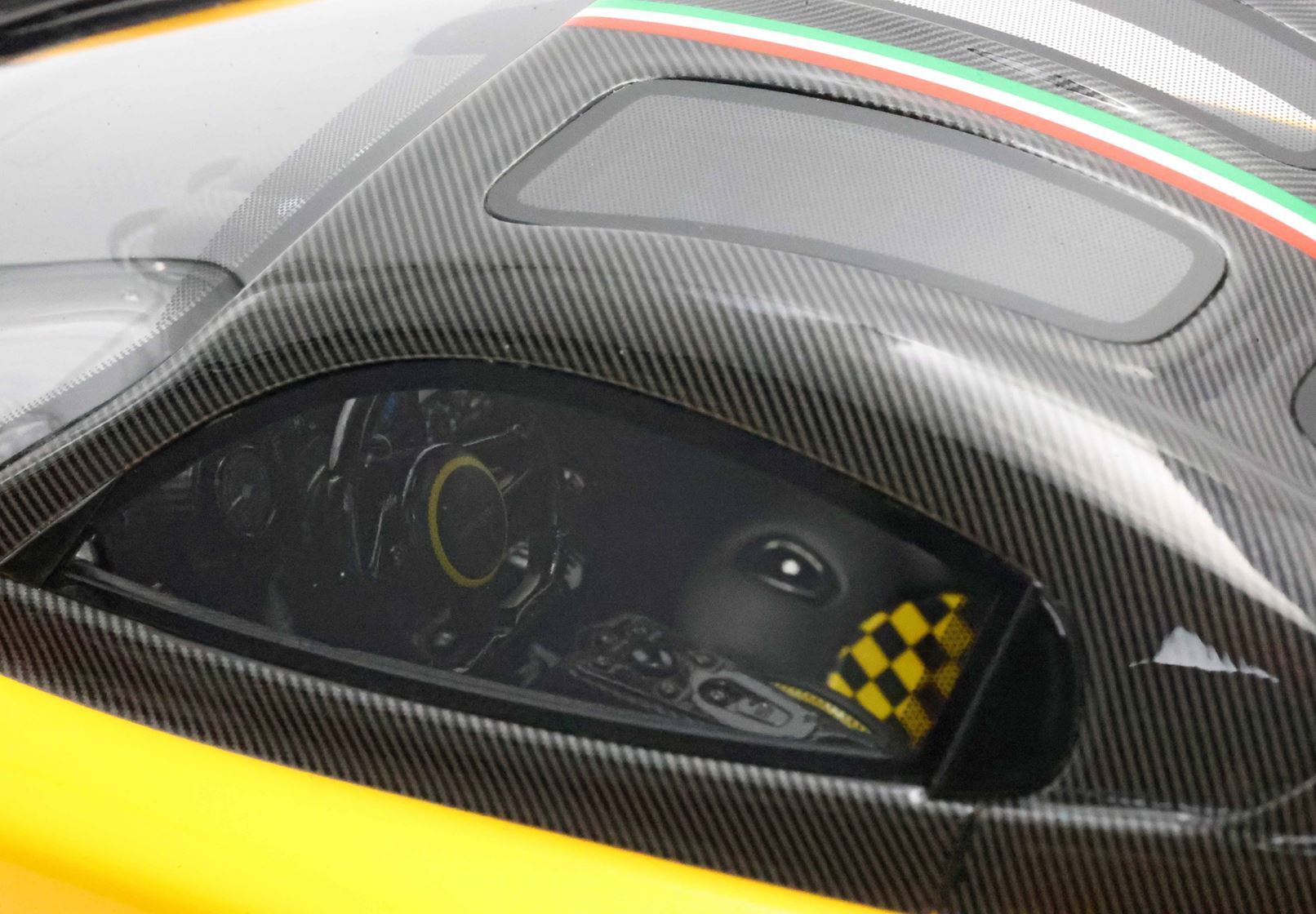 PAGANI UTOPIA GIALLO GINEVRA - Vroomi