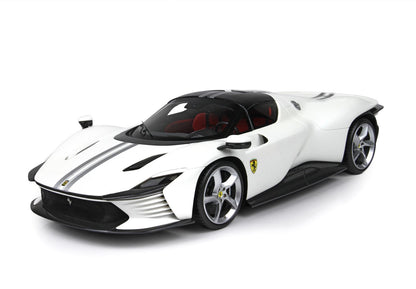 FERRARI DAYTONA SP3 ICONA SERIES TETTO CHIUSO - BIANCO ITALIA OPACO - Vroomi