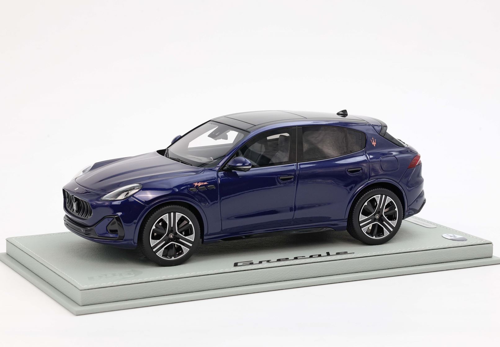 MASERATI GRECALE FOLGORE 2022 BLU INTENSO - Vroomi