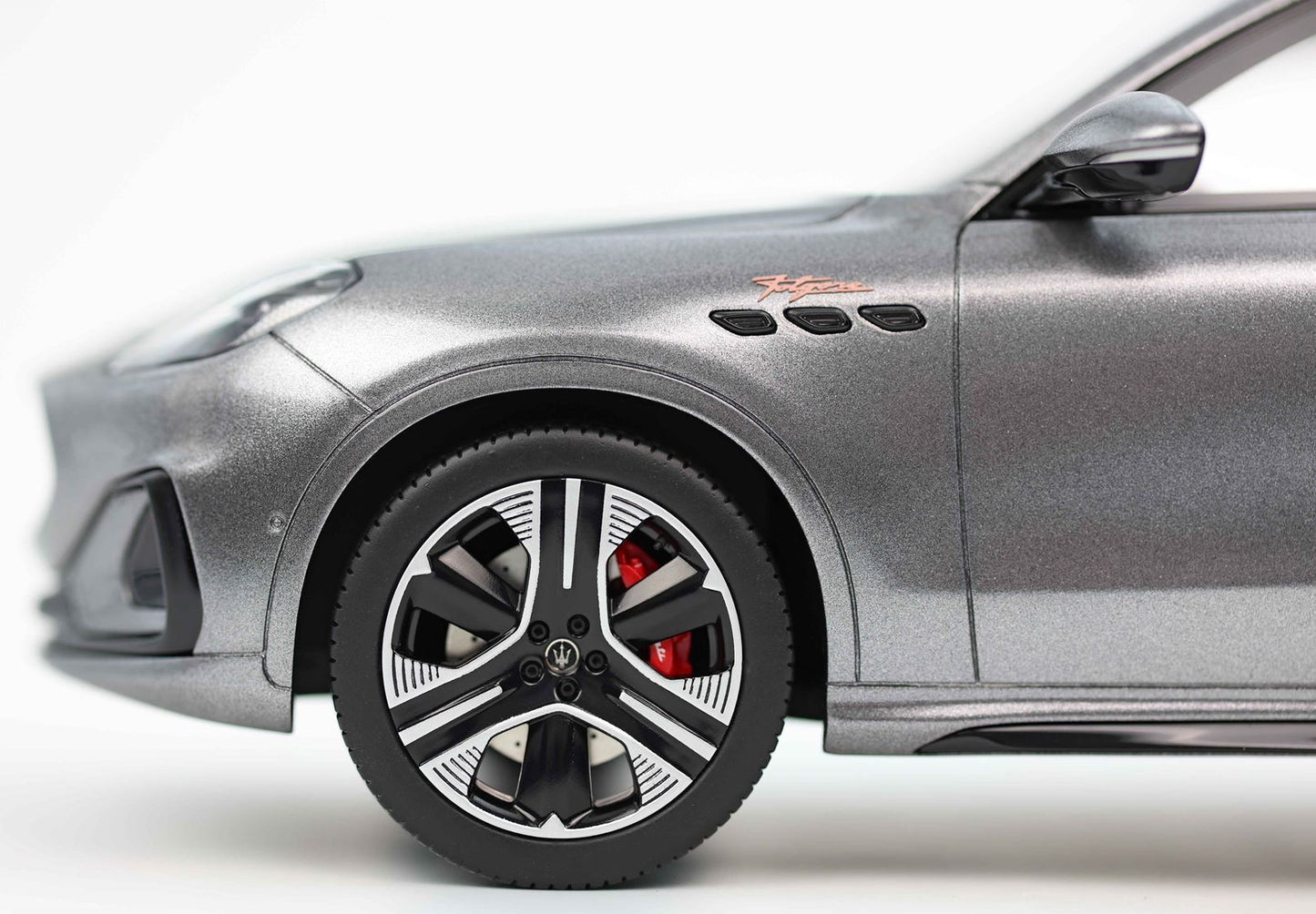 MASERATI GRECALE FOLGORE 2022 GRIGIO LAVA - Vroomi