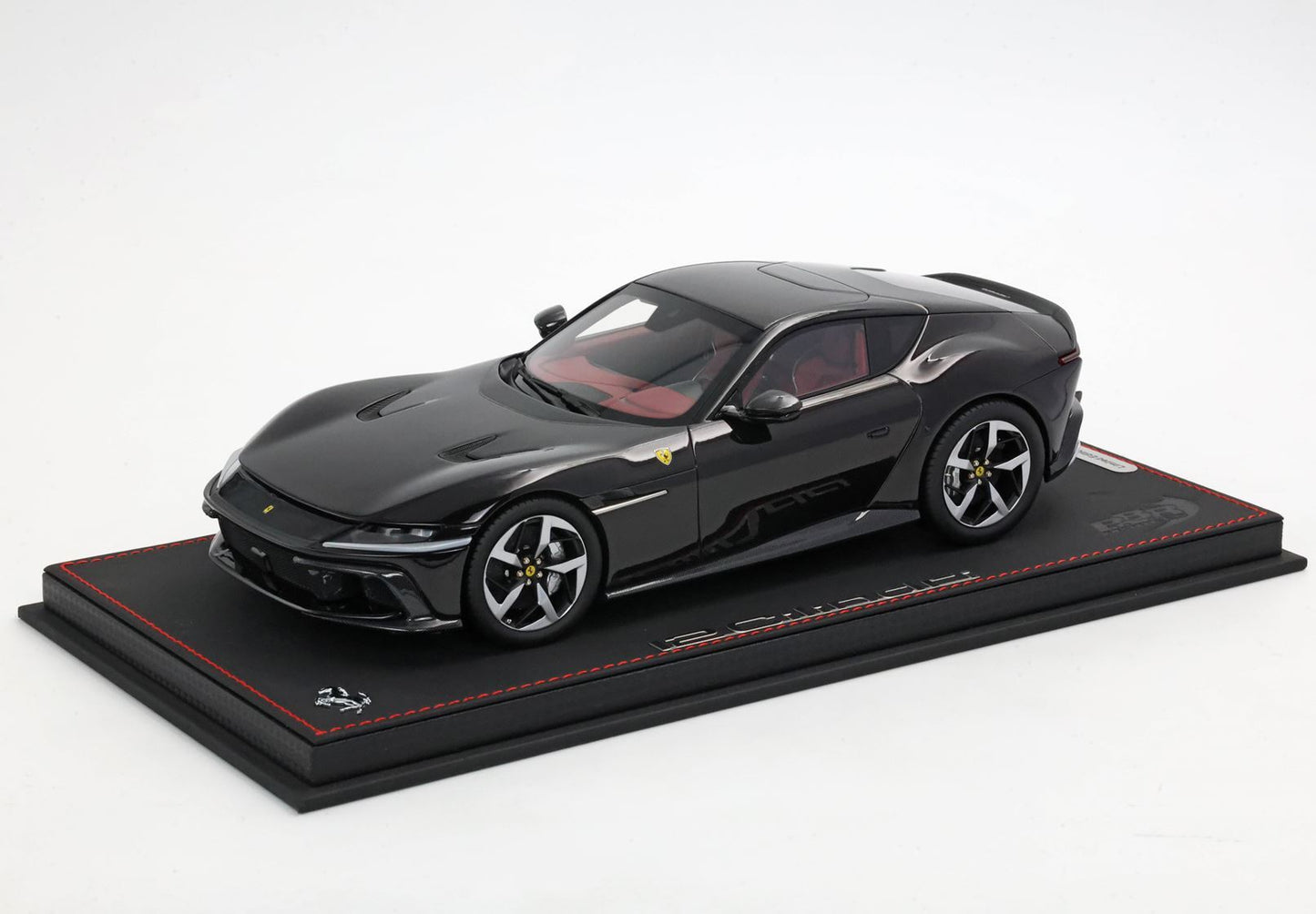 FERRARI 12 CYLINDRES COUPÉ NERO PUROSANGUE - Vroomi