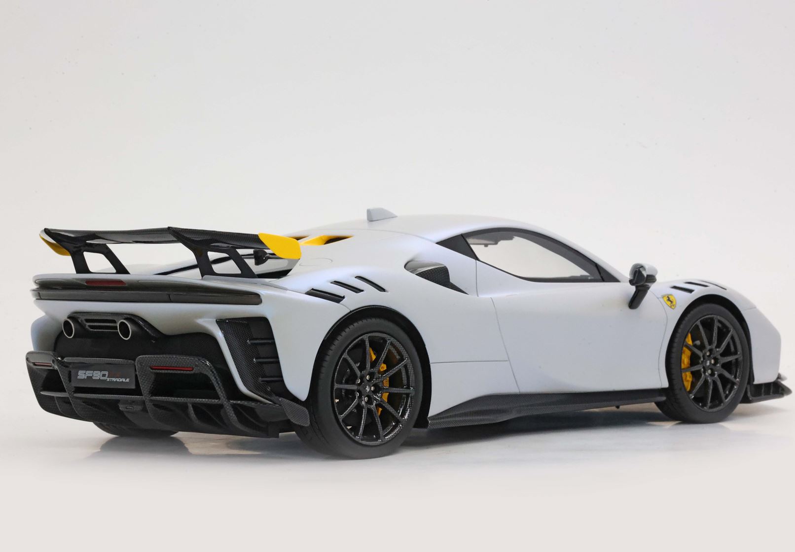 FERRARI SF90 XX STRADALE ONDA MARINA - Vroomi