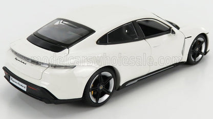 Modellino di Porsche Taycan Turbo S bianca su sfondo bianco, disponibile su Vroomi.