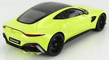 ASTON MARTIN - VANTAGE 2019 - LIME ESSENCE CARBON BLACK
