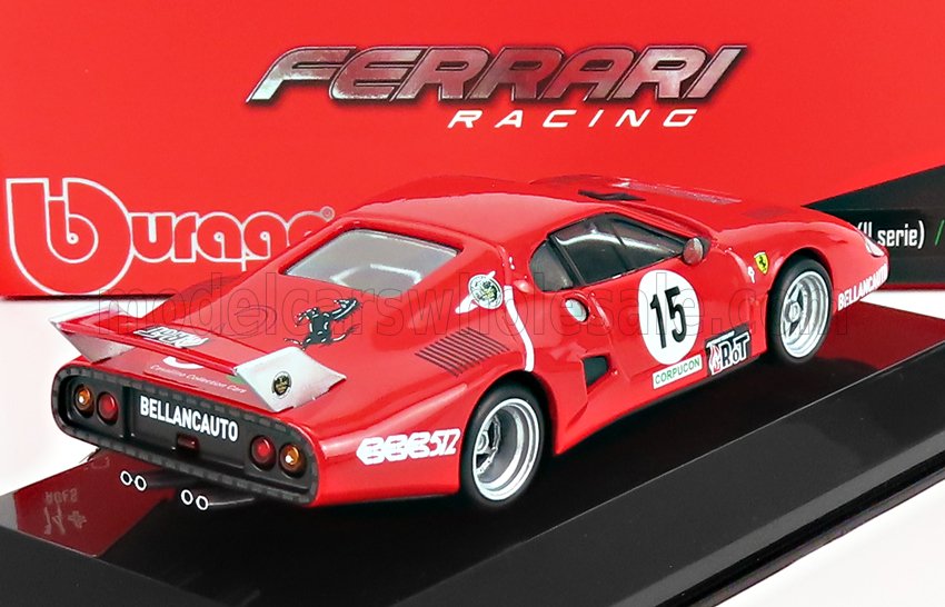 Modellino di Ferrari Racing rossa con il numero 15, esposto su una piattaforma nera, disponibile su Vroomi.