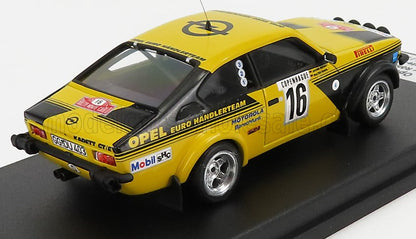 Modellino di auto da corsa Opel Kadett GT/E gialla con il numero 16, adesivi da corsa, in esposizione, disponibile su Vroomi.
