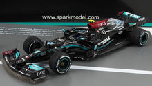 MERCEDES GP | SET F1 2X W12 MERCEDES M12 EQ POWER+ TEAM AMG PETRONAS MOTORSPORT FORMULA UNO N 44 + N 77 ABU DHABI GP 2021 LEWIS HAMILTON - VALTTERI BOTTAS - 8 VOLTE CAMPIONE DEL MONDO CONSTRUCTEUR