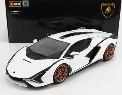 Modellino Lamborghini bianco con cerchi color bronzo, design curato e dettagli neri, disponibile su Vroomi.