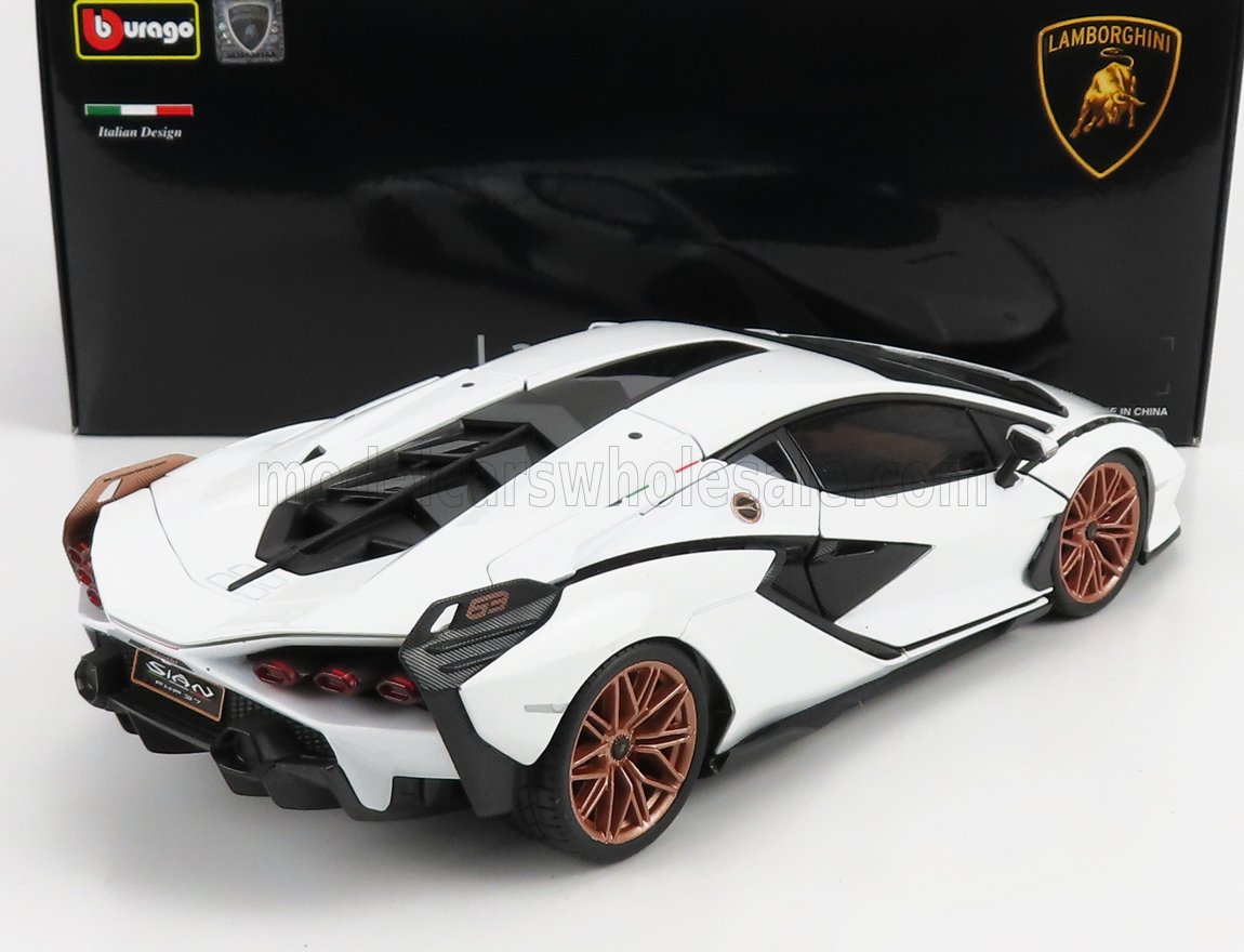 Modellino Lamborghini Sian bianco con cerchi color bronzo, esposto in una scatola Bburago nera, disponibile su Vroomi.