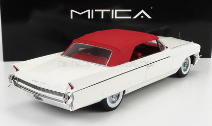 Modellino di Cadillac Eldorado bianca con capote rossa e dettagli cromati, disponibile sulla piattaforma Vroomi.