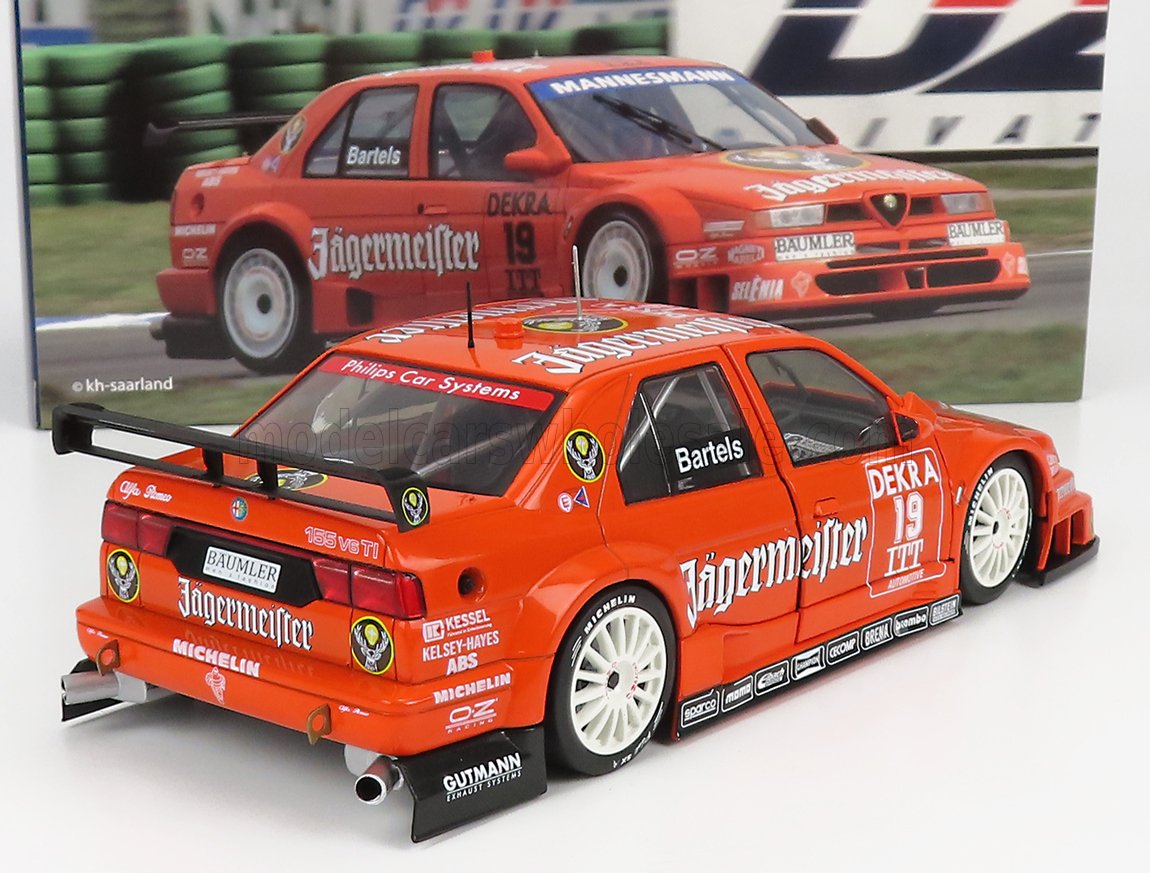 Modellino di Alfa Romeo 155 V6 TI rossa con livrea Jagermeister, adesivi e spoiler posteriore, presentato su Vroomi.