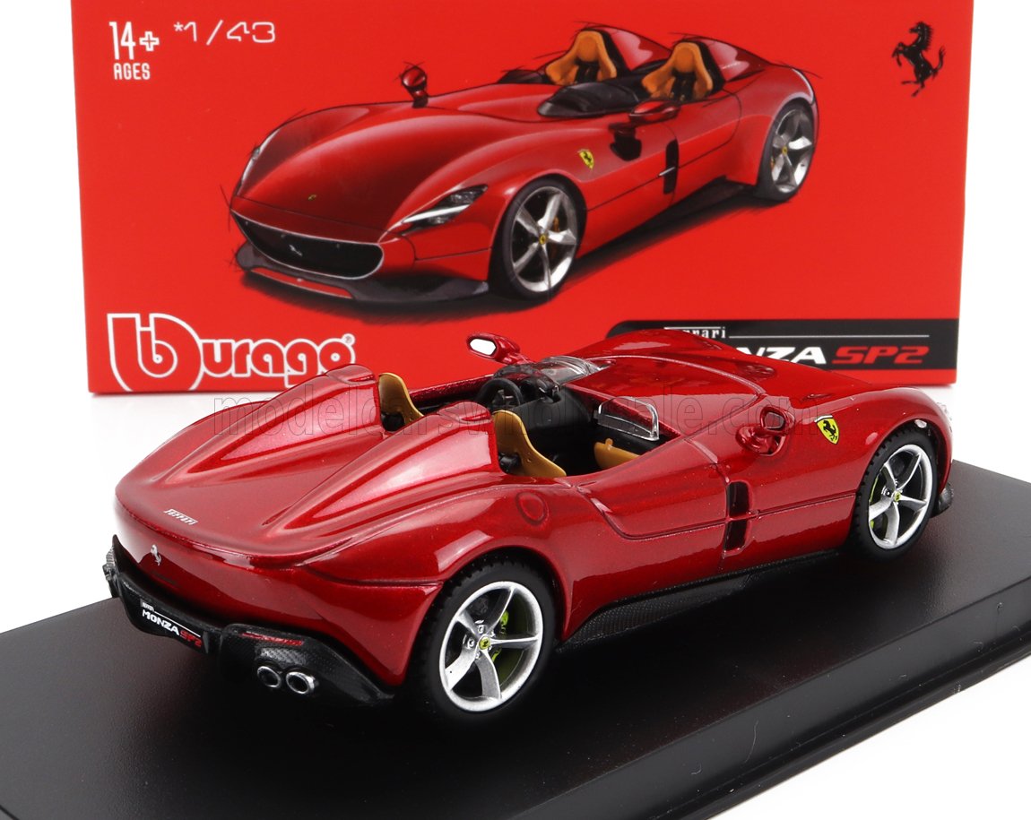 Modellino rosso Bburago Ferrari Monza SP2 con sedili color cuoio in esposizione, disponibile anche su Vroomi.