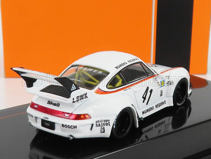 Modello personalizzato di auto da corsa Porsche 911 bianca con numero 41, alettone posteriore, ruote nere, in esposizione, in vendita su Vroomi.