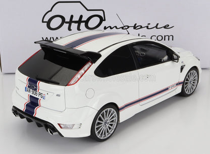Modellino di Ford Focus RS bianca con strisce da corsa e cerchi dettagliati, disponibile su Vroomi.