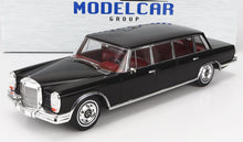 Modellino di auto Mercedes-Benz 600 limousine nera con interni rossi e dettagli cromati disponibile su Vroomi.
