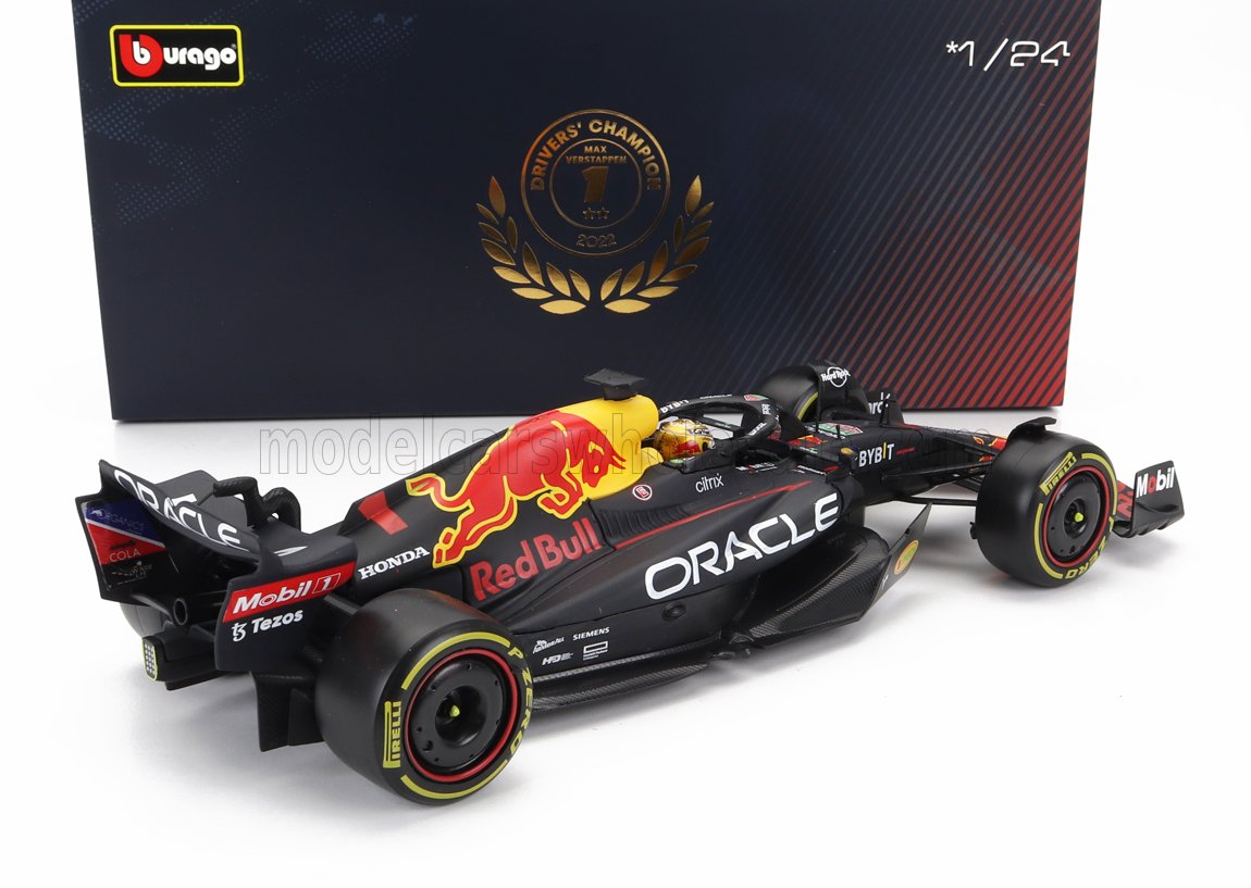 Modellino di auto Red Bull F1 in scala 1/24 con adesivo del campione Max Verstappen 2022, disponibile su Vroomi.