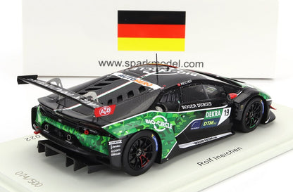 Modello di auto da corsa Lamborghini Huracan GT3 in scala 1:43, nero e verde, di Rolf Ineichen, disponibile su Vroomi.