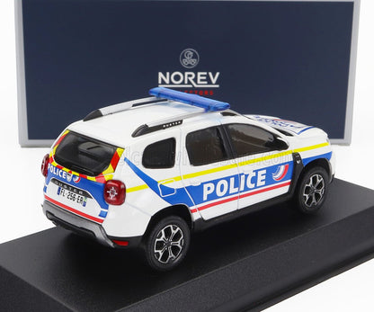 Modellino di auto della polizia Dacia Duster Norev bianco con scritte blu e gialle, su espositore, disponibile su Vroomi.