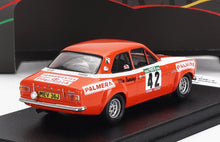 Modellino in scala di un'auto da rally Ford Escort rossa e bianca, numero 42, ora disponibile per i collezionisti.