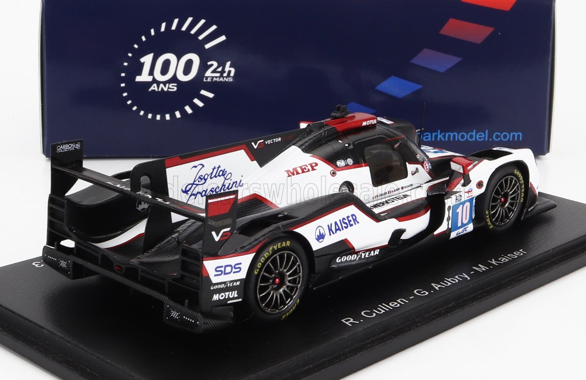 Modello dettagliato dell'auto da corsa Le Mans n. 10 con i loghi degli sponsor in bella vista, presentato su Vroomi.