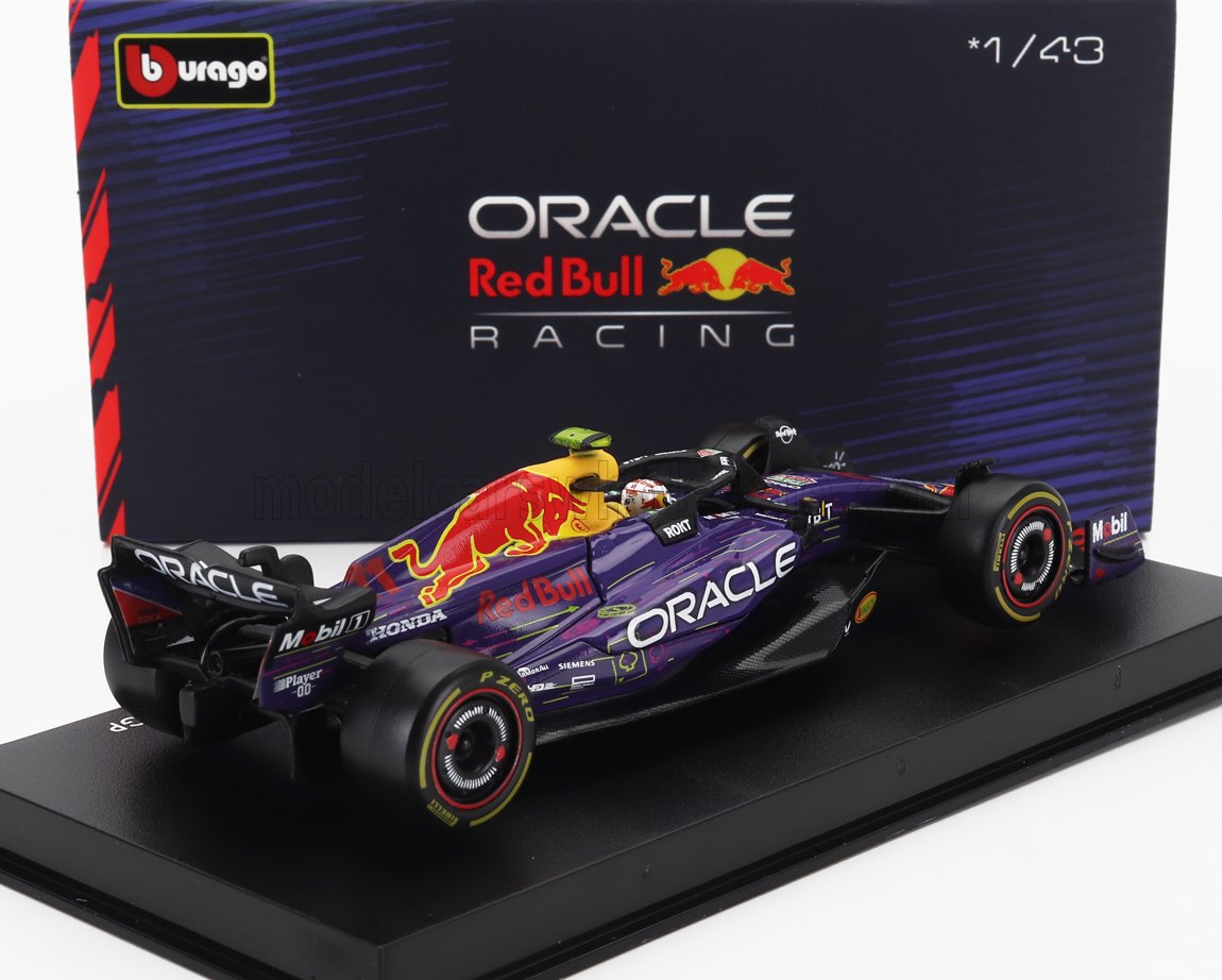 Modellino di auto Formula 1 Red Bull Racing in scala 1/43 su base nera, disponibile su Vroomi.