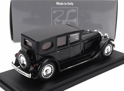 Modellino d'auto vintage nero con dettagli cromati su espositore, fatto in Italia, disponibile su Vroomi.