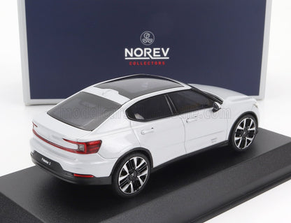 Modellino in scala ridotta di Polestar 2 bianco su supporto nero con confezione da collezione Norev, disponibile anche su Vroomi.