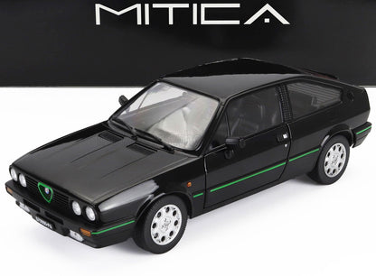 Modellino di Alfa Romeo GTV nera con striscia verde disponibile sulla piattaforma Vroomi