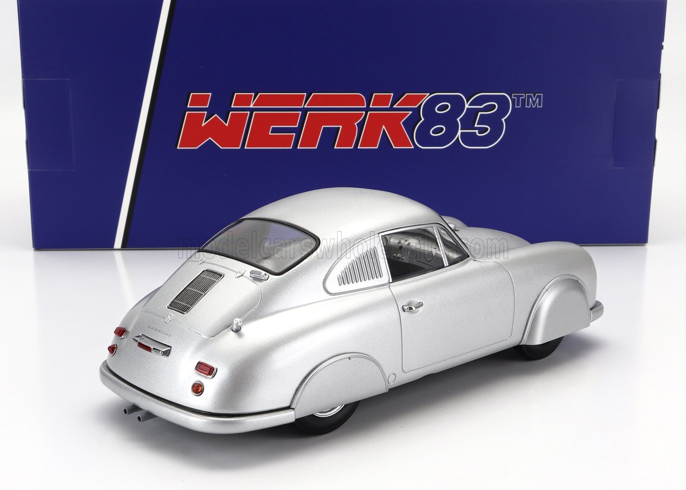 Modellino Porsche 356 classico color argento con scatola con marchio Werk83, ora disponibile su Vroomi.