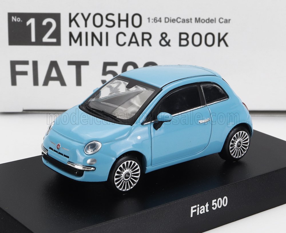Modellino Fiat 500 azzurro Kyosho in scala 1:64 su supporto espositivo, disponibile su Vroomi.