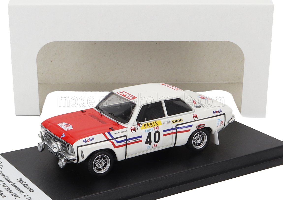 Modellino in scala dell'auto da corsa Opel Ascona del 1972 con livrea rossa e bianca, disponibile tramite Vroomi.