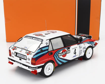 Modellino dell'auto da rally Lancia Martini con adesivi da corsa e ruote bianche, in vendita su Vroomi.