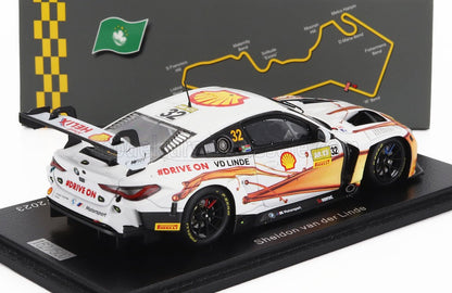 Modello di auto da corsa BMW sponsorizzato da White Shell con i marchi #DRIVEON e Pirelli sulla piattaforma espositiva, disponibile su Vroomi.