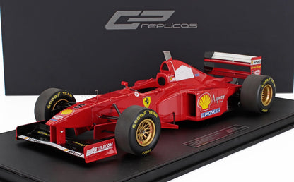 Modellino di auto Ferrari F1 1:18 GP Replicas rossa con i loghi Shell e Goodyear, disponibile su Vroomi.