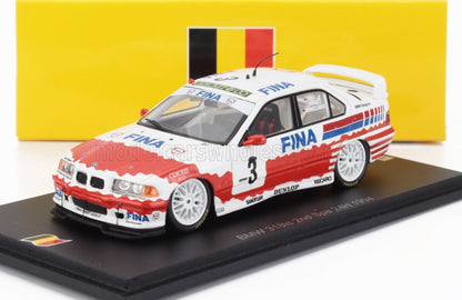 Modello di auto da corsa BMW 318is con livrea FINA su espositore, disponibile su Vroomi