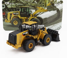 Modello in scala 1:50 della pala gommata CAT 966M con un design giallo super dettagliato, disponibile su Vroomi.