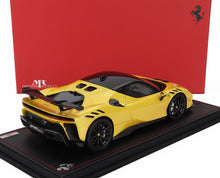 FERRARI - SF90 XX STRADALE 2024 - CON VETRINA - WITH SHOWCASE - GIALLO TRISTRATO - YELLOW MET BLACK