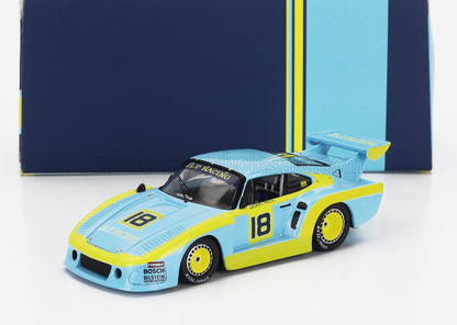 Modellino Porsche 935 blu e giallo con il numero 18 e J.L.P Racing, disponibile su Vroomi.