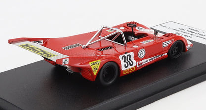 Modellino dell'auto da corsa Red Lola T208 con il numero 30, adesivi dettagliati, esposto su base nera, disponibile su Vroomi.