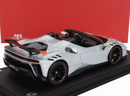 FERRARI - SF90 XX STRADALE SPIDER 2024 - CON VETRINA - BIANCO ARTICO - BIANCO METALLIZZATO ARANCIONE NERO