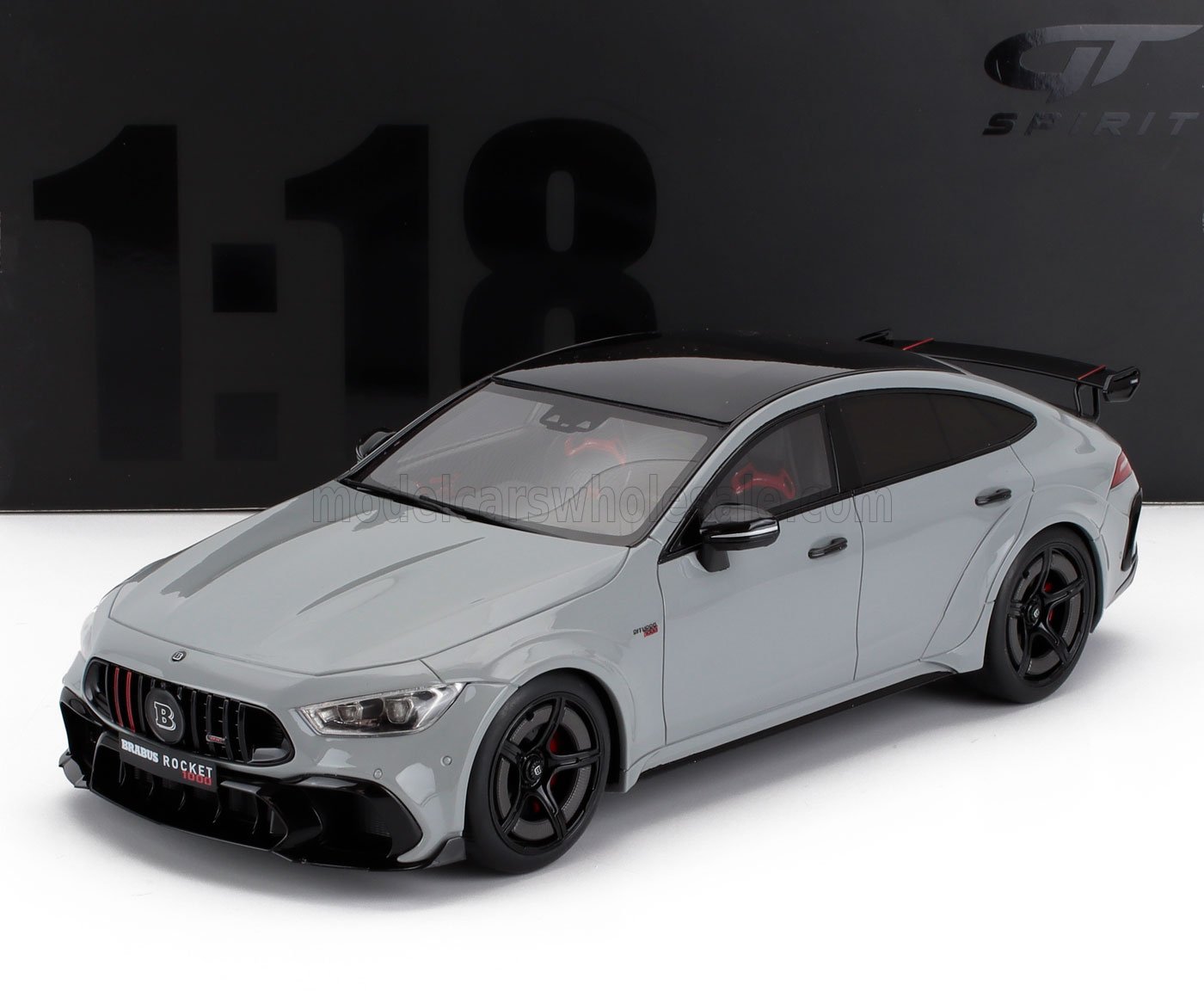 Modellino Brabus Rocket in scala 1:18, grigio con tetto e spoiler neri, disponibile su Vroomi.