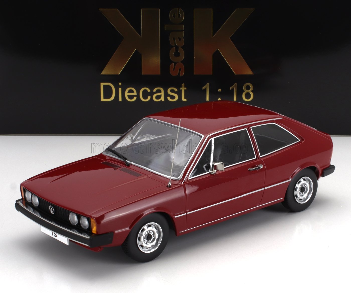 Modellino VW Scirocco in scala 1:18 con dettagli cromati, disponibile su Vroomi.