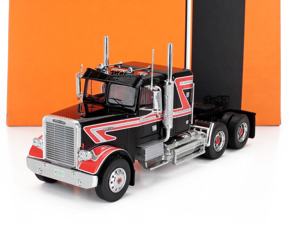 Modello Freightliner in scala 1:43 nero e rosso con dettagli cromati, disponibile su Vroomi.