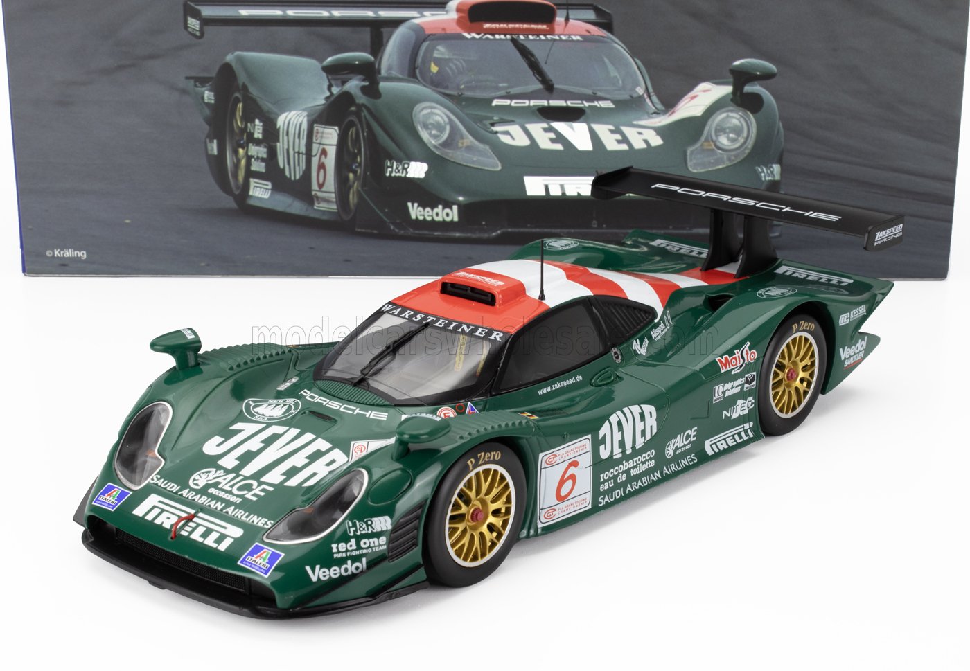 Modellino di auto da corsa Porsche verde con marchio Jever e ruote dorate, in vendita su Vroomi.